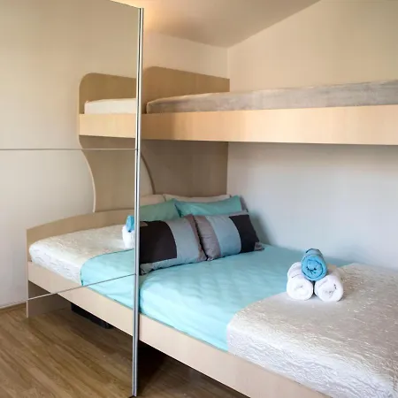 公寓 Penthouse Lux With A Panoramic View, Located On The Beachfront Of Ciovo-trogir 特罗吉尔