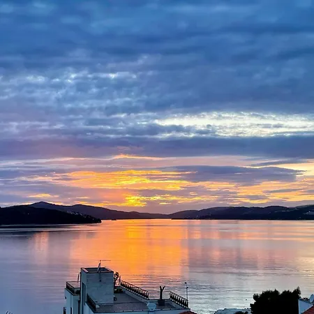 Apartamento Penthouse Lux With A Panoramic View, Located On The Beachfront Of Ciovo-trogir *