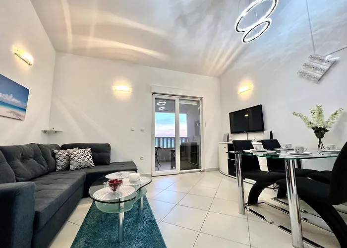 公寓 Penthouse Lux With A Panoramic View, Located On The Beachfront Of Ciovo-trogir 特罗吉尔