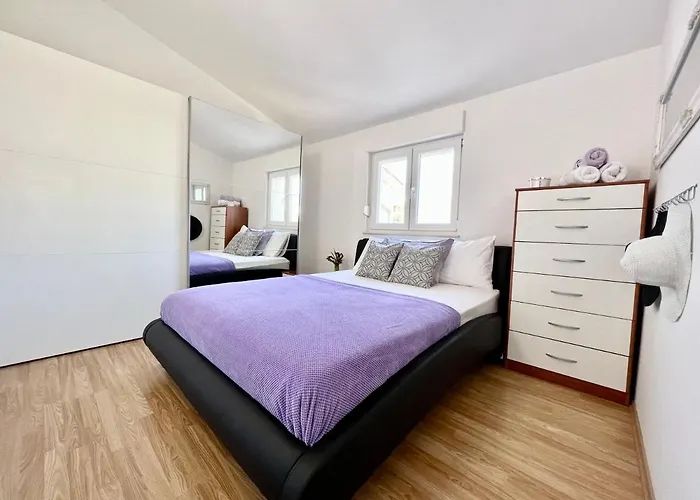 公寓 Penthouse Lux With A Panoramic View, Located On The Beachfront Of Ciovo-trogir